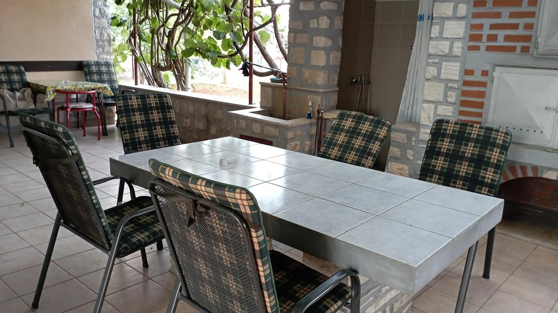 אומאג Apartman Kiwi
